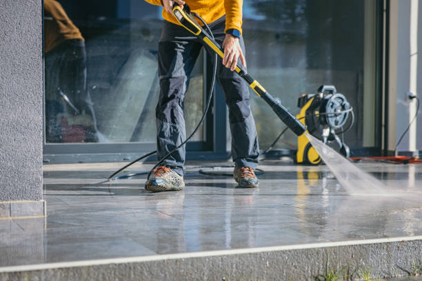 Best Pool Deck Cleaning  in Flower Hill, NY